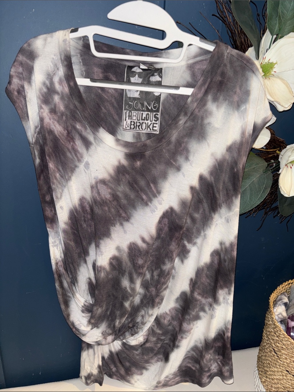 Young Fabulous & Broke Gray & White Tie-Dye Scoop Neck Top w/Cropped Sleeves